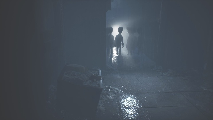 When you are on the street you will see a bunch of people - Little Nightmares 2: Shop and Escape - Chapter 4 walkthrough - Chapter 4 - Getting to the Tower - Little Nightmares 2 Guide