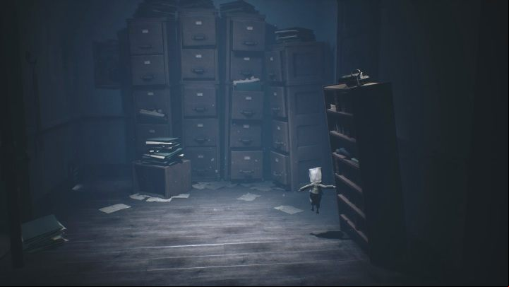 Start climbing on the book locker - Little Nightmares 2: School - Chapter 2 Orphanage walkthrough - Chapter 2 - Orphanage - Little Nightmares 2 Guide