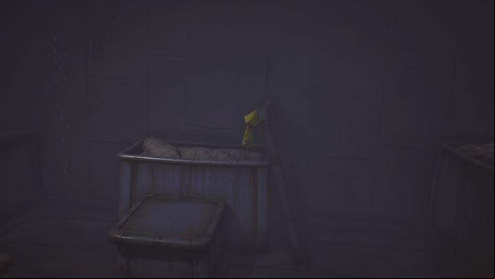Move the chest lid to the right. - Little Nightmares: First meeting with the cook - walkthrough - The Kitchen - Little Nightmares Game Guide