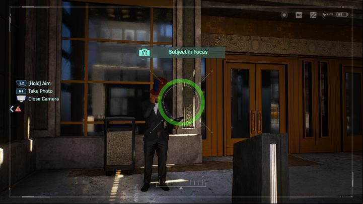 Take a picture of the person preparing for an audition for a role in front of the skyscraper on 5th Avenue - Spider-Man 2: All Photo Ops - locations - Secrets and Collectibles - Spider Man 2 Guide
