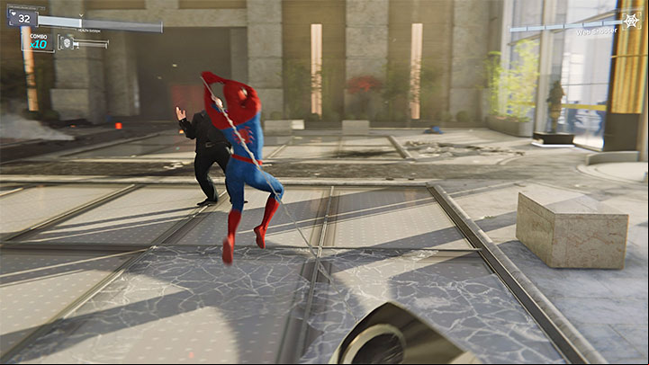 After getting rid of the guards, resume attacking Kingpin - Marvels Spider-Man: First Boss Wilson Fisk (The Kingpin) - boss, how to beat? - Bosses - Spider-Man Game Guide