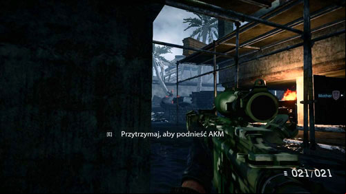 Go up the stairs, and when the palm tree falls, go back to the corner of the building and take position behind it (picture above) - Mission 05: Changing Tides - Campaign - Medal of Honor: Warfighter - Game Guide and Walkthrough