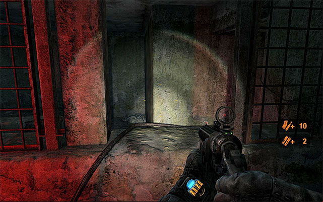 Fortunately you do not have to return with the same way because the game will allow you to use the hole between grates shown on the screen - Find the fusebox and open the door | Chapter 7: Torchlight - Chapter 7: Torchlight - Metro: Last Light Game Guide