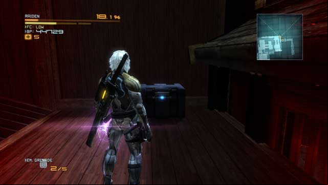 A chest with a Data Storage. - R-04 Hostile Takedown - The Main Campaign - walkthrough - Metal Gear Rising: Revengeance - Game Guide and Walkthrough