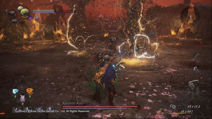 When Kashin raises his weapon, a black matter of souls will begin to emerge from it - NiOh 2: Kashin Koji boss fight walkthrough - Bosses - NiOh 2 Guide
