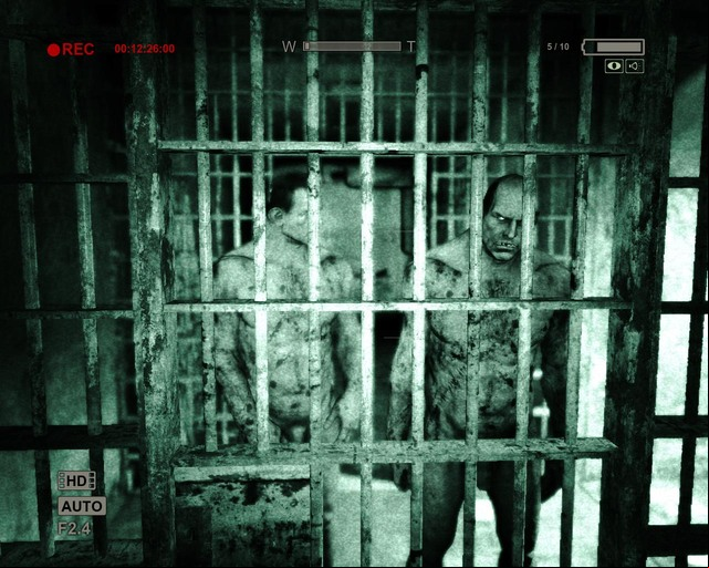 The guys are having a conversation - Prison Block | Walkthrough - Walkthrough - Outlast Game Guide & Walkthrough