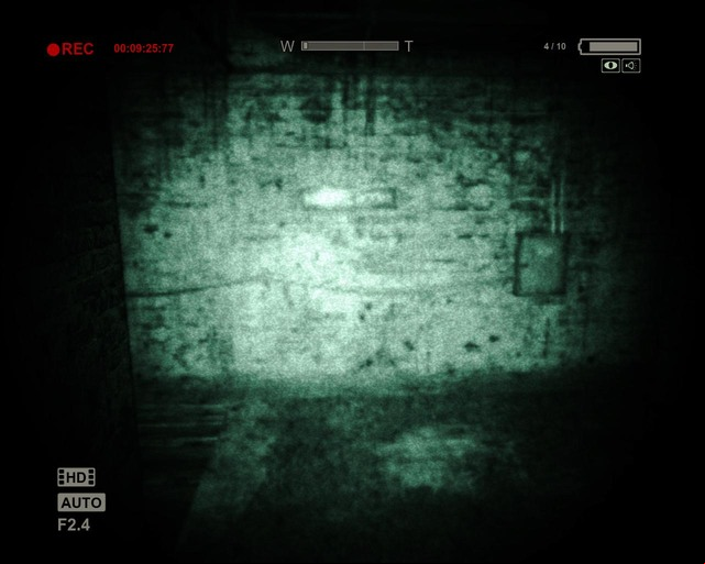 At this fork, turn right - istration Block | Walkthrough - Walkthrough - Outlast Game Guide & Walkthrough