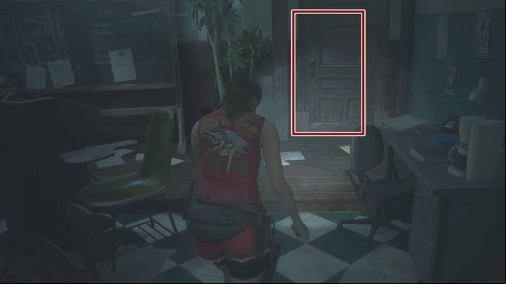 Cut the chain to open the locked door. - Collect 3 medallions task | Police station in Resident Evil 2 - Walkthrough - Resident Evil 2 Guide