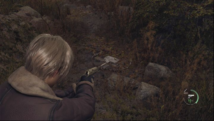 In Resident Evil 4 Remake, you will encounter traps, like bear traps, right from the beginning - Resident Evil 4 Remake: Tips and tricks - Basics - Resident Evil 4 Remake Guide