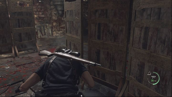 After regaining control of Leon, enter the main room of the dungeon - Resident Evil 4 Remake: How to defeat Garrador boss? - Bosses - Resident Evil 4 Remake Guide