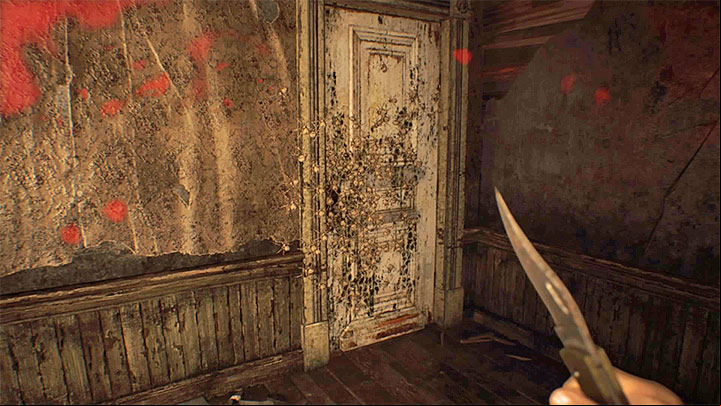 Requirement: Use a knife to clear a door of insects - Resident Evil 7: Trophy/Achievement Guide - Trophy Guide / Achievement Guide - Resident Evil 7 Guide, Walkthrough