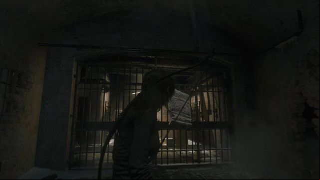 Above the grate, there is a board wrapped in rope - Rise of the Tomb Raider: Create an exit, walkthrough - Unexpected Discovery - Rise of the Tomb Raider Guide