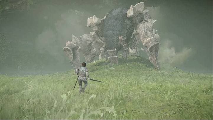 When your opponent crouches, use its tail to climb onto its back - Colossus 4 - Phaedra | Shadow of the Colossus Walkthrough - Walkthrough - Shadow of the Colossus Game Guide