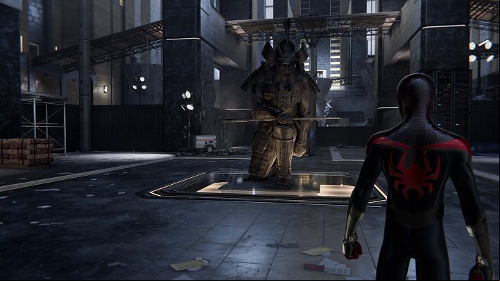 Once you have cleared the room, approach the monument and move it - Spider-Man Miles Morales: Underground Undercover walkthrough - Main missions - Spider-Man Miles Morales Guide