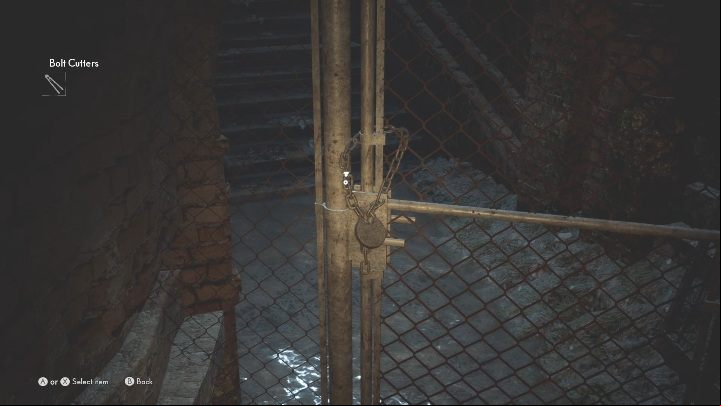 After gaining a little bit of time, turn right and destroy the chain to get through - The Medium: Ruins - walkthrough - Walkthrough - The Medium Guide