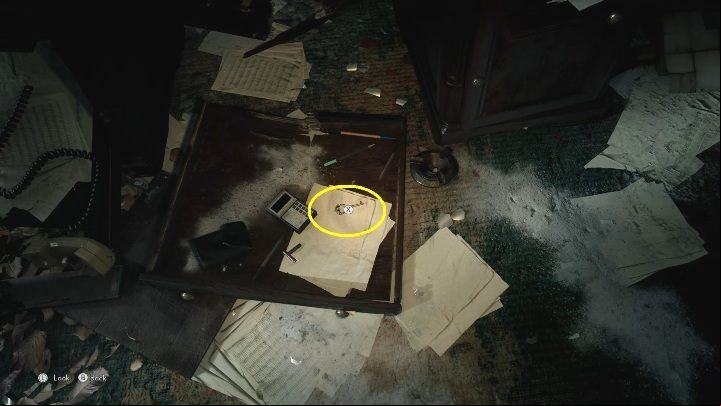 A key lies right beneath the flashlight - The Medium: Thomas office - walkthrough - Walkthrough - The Medium Guide