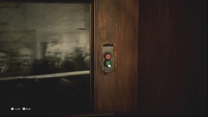Use insight to discover the secret button - The Medium: A secret room - walkthrough - Walkthrough - The Medium Guide
