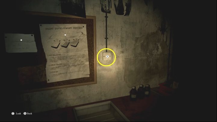 You can immediately change the light and collect the undeveloped photo - that if something goes wrong, you can safely repeat the whole project - The Medium: A secret room - walkthrough - Walkthrough - The Medium Guide