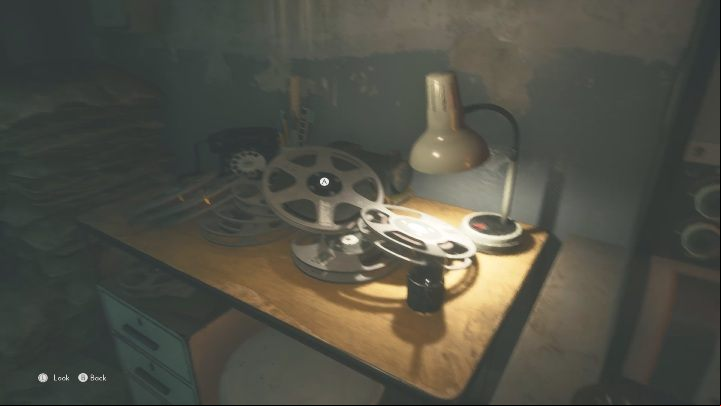 Walk up to the desk - The Medium: Red House - walkthrough - Walkthrough - The Medium Guide