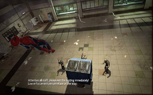 There you will meet one of the hospital employees, attacked by a group of men - Chapter 02 - Escape Impossible - Walkthrough - The Amazing Spider-Man - Game Guide and Walkthrough
