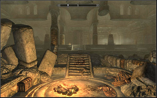 Head onwards and you will come across fire-spitting pillars - they move clockwise and avoiding them shouldnt be too hard - Blindsighted - Thieves Guild quests - The Elder Scrolls V: Skyrim Game Guide