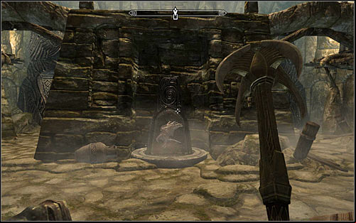 More pillar-turning awaits you now, though this time they will be in different parts of the room - Reaching the portal | The World-Eaters Eyrie - The World-Eaters Eyrie - The Elder Scrolls V: Skyrim Game Guide