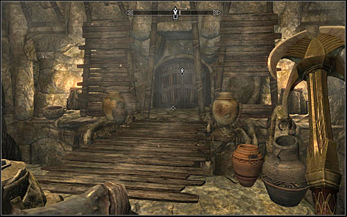 Afterwards return to the lever and interact with it to lower the drawbridge (screen above) - Reaching the portal | The World-Eaters Eyrie - The World-Eaters Eyrie - The Elder Scrolls V: Skyrim Game Guide