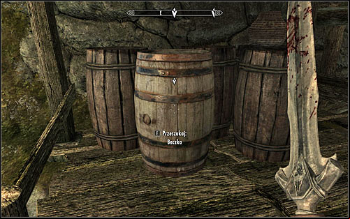 In accordance with the received hint, it would be good to examine the barrel marked by the game (screen above), hiding a minor health potion, minor stamina potion and minor magic potion - Getting through the Keep with Ralof | Unbound - Unbound - The Elder Scrolls V: Skyrim Game Guide