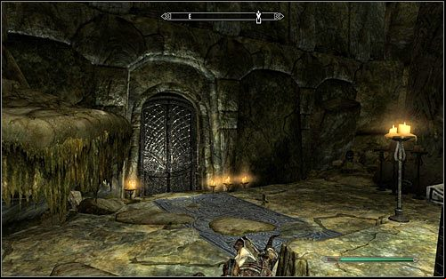 Use the side door, opening them with the key (screen above) - Tending the Flames - p. 2 | The Bards College quests - The Bards College quests - The Elder Scrolls V: Skyrim Game Guide